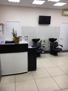 Фотография Haircut Express 1
