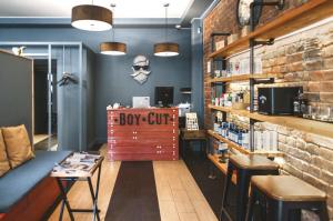 Фотография Boy Cut 5